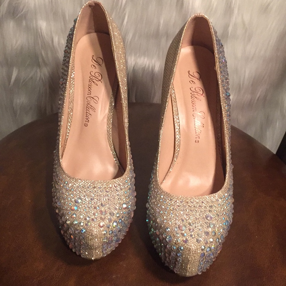 Gold sequence pumps - Picture 2 of 4